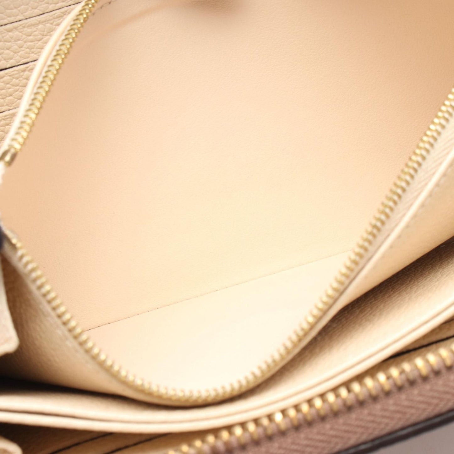 Louis Vuitton Zippy Wallet in Bi-Color Monogram Empreinte Leather