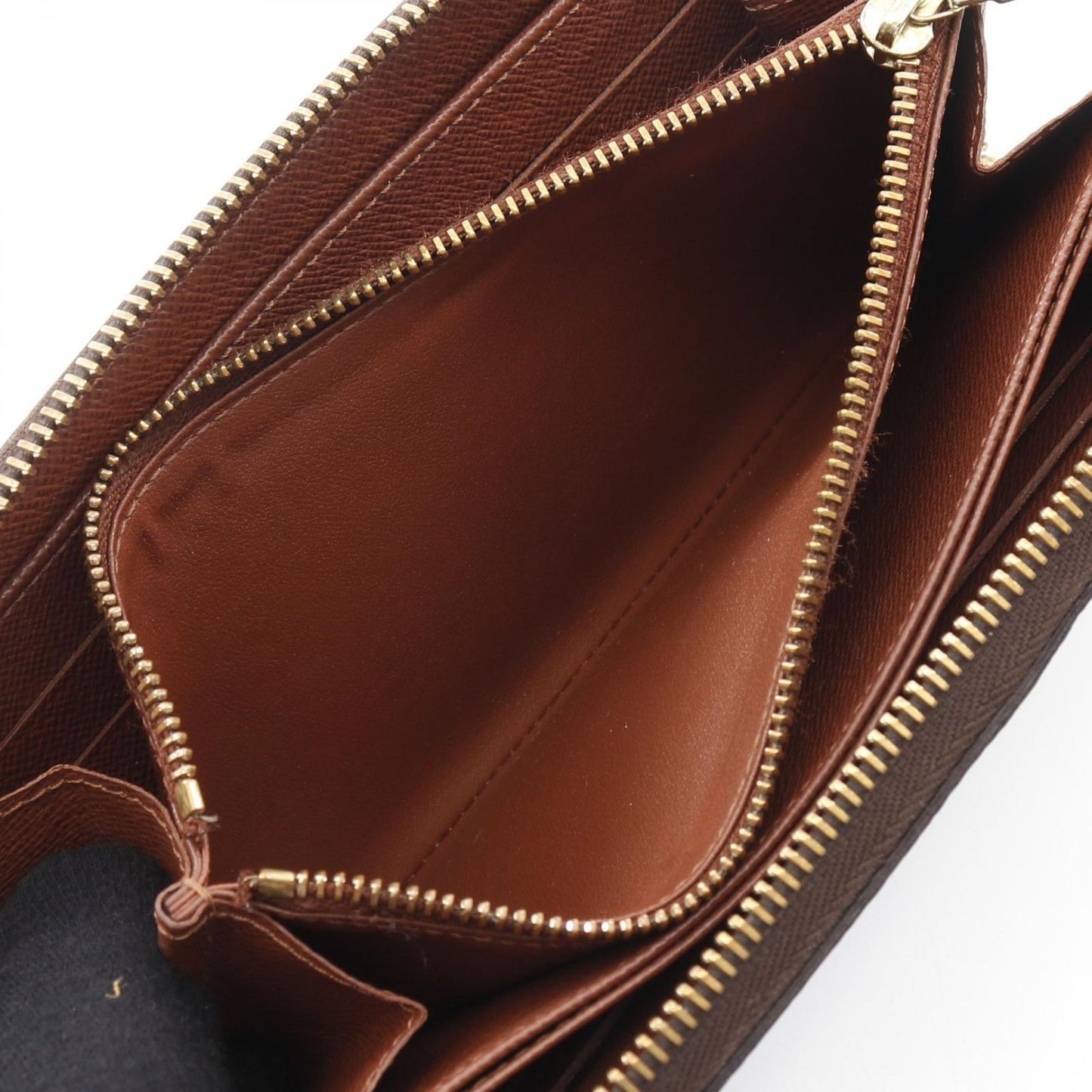 Louis Vuitton Monogram Zippy Wallet - Timeless Elegance