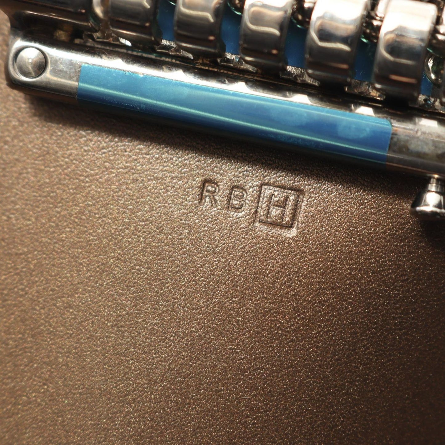 HERMES Serre Bronze Key Case - Exquisite Craftsmanship