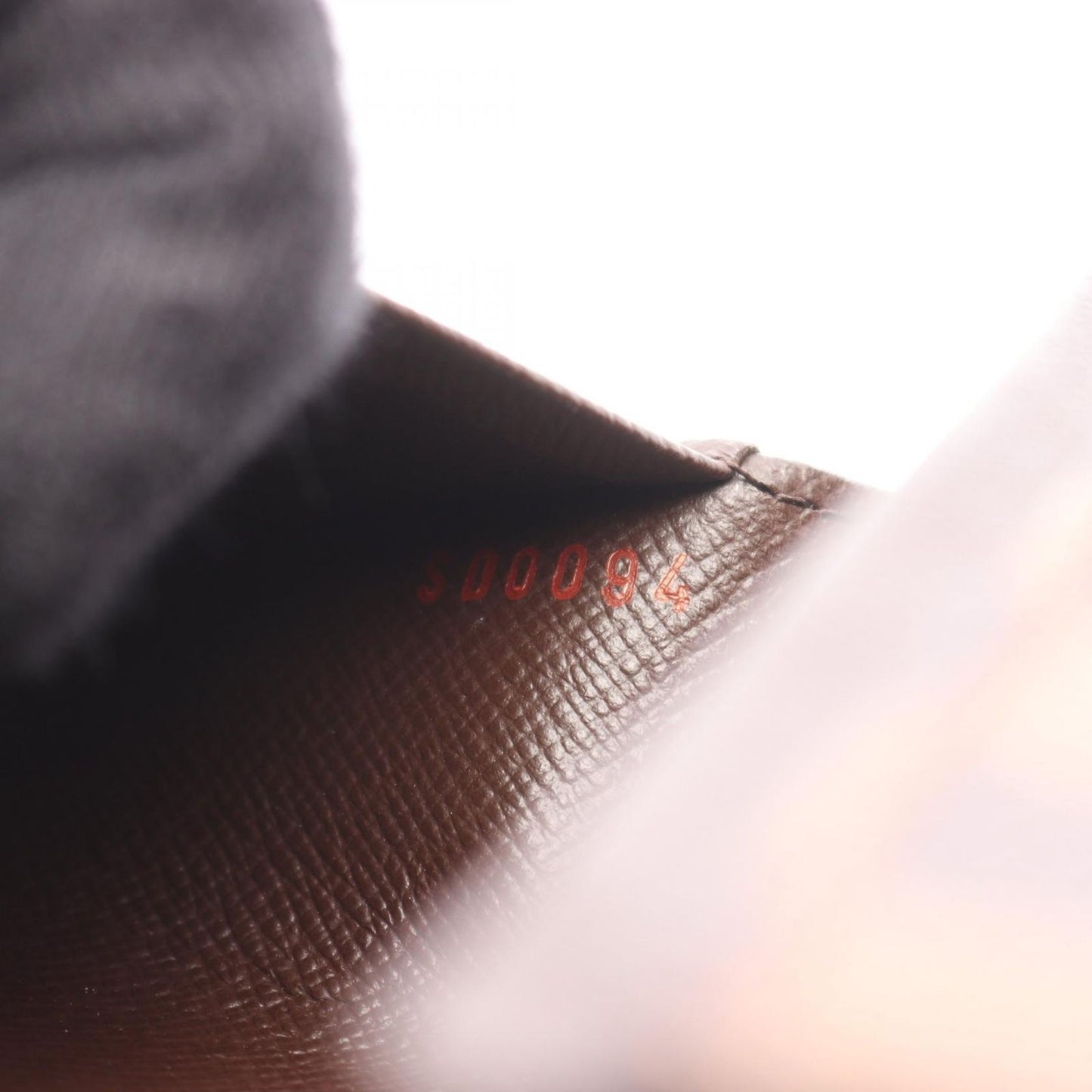 Louis Vuitton Damier Ebene Portefeuille Trésor Wallet - Exquisite Craftsmanship