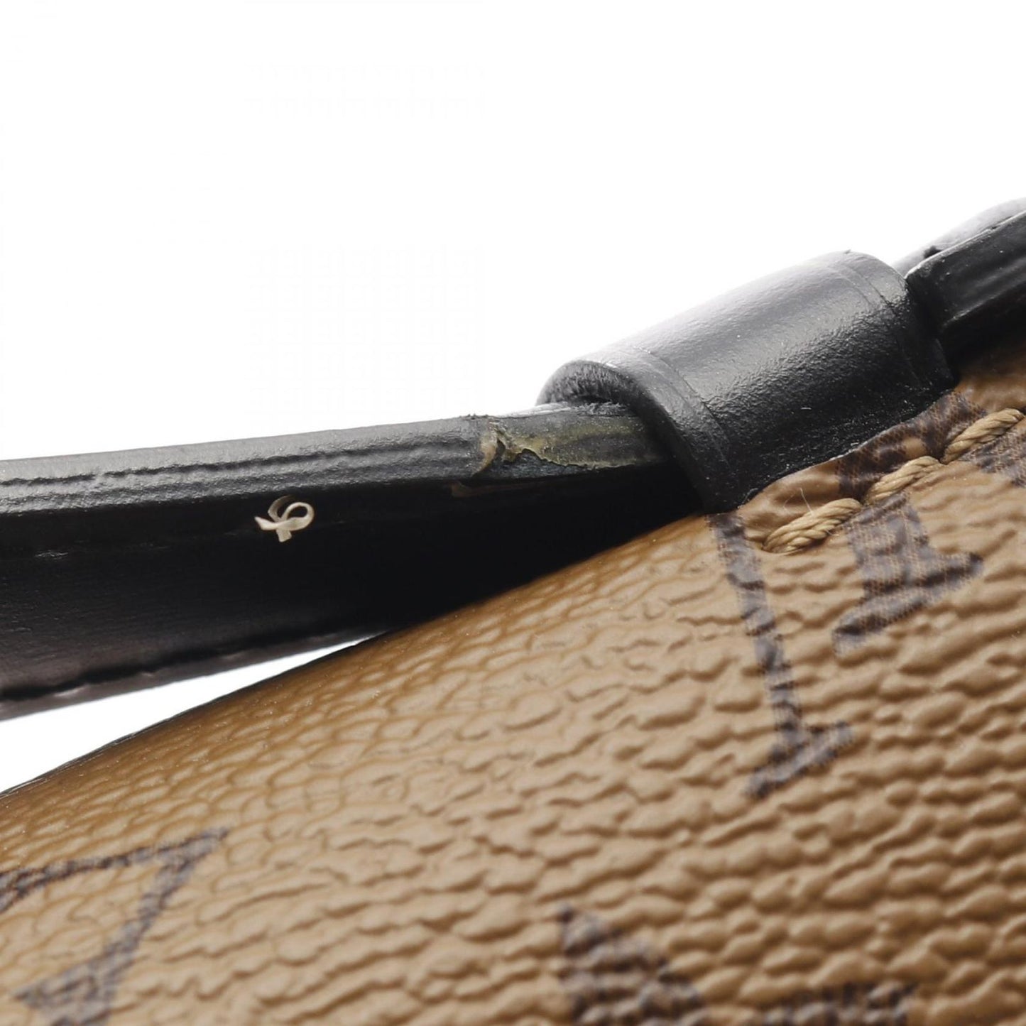 Louis Vuitton Pochette Métis MM Handbag - Timeless Elegance