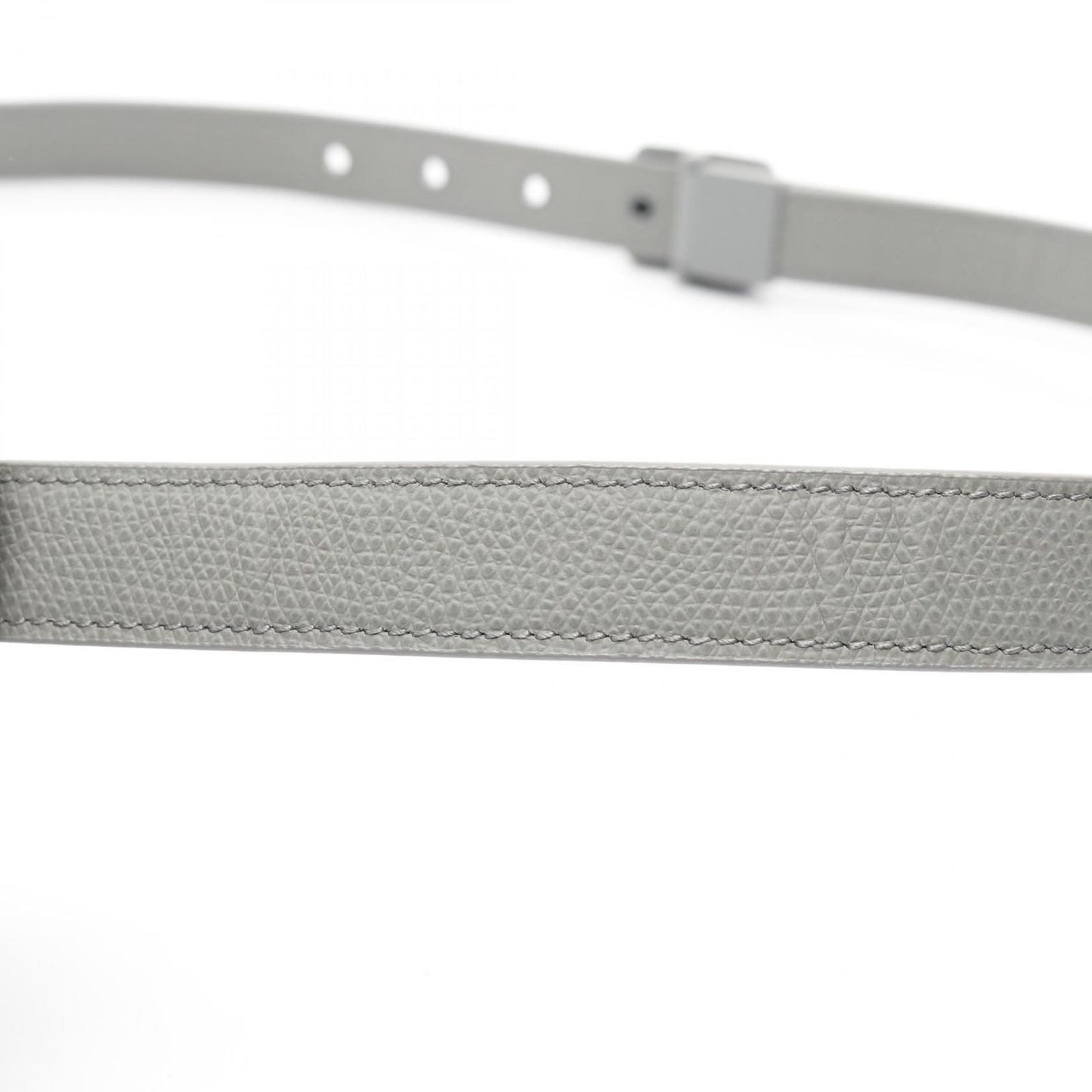 Dior 30 Montaigne Shoulder Bag in Gray Leather - Timeless Elegance