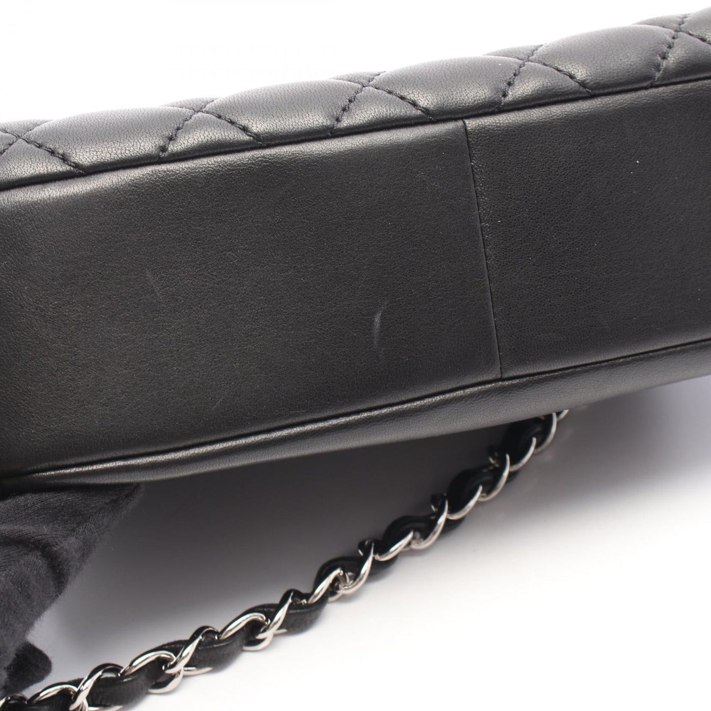 CHANEL Matelassé Black Lambskin Shoulder Bag - Timeless Elegance