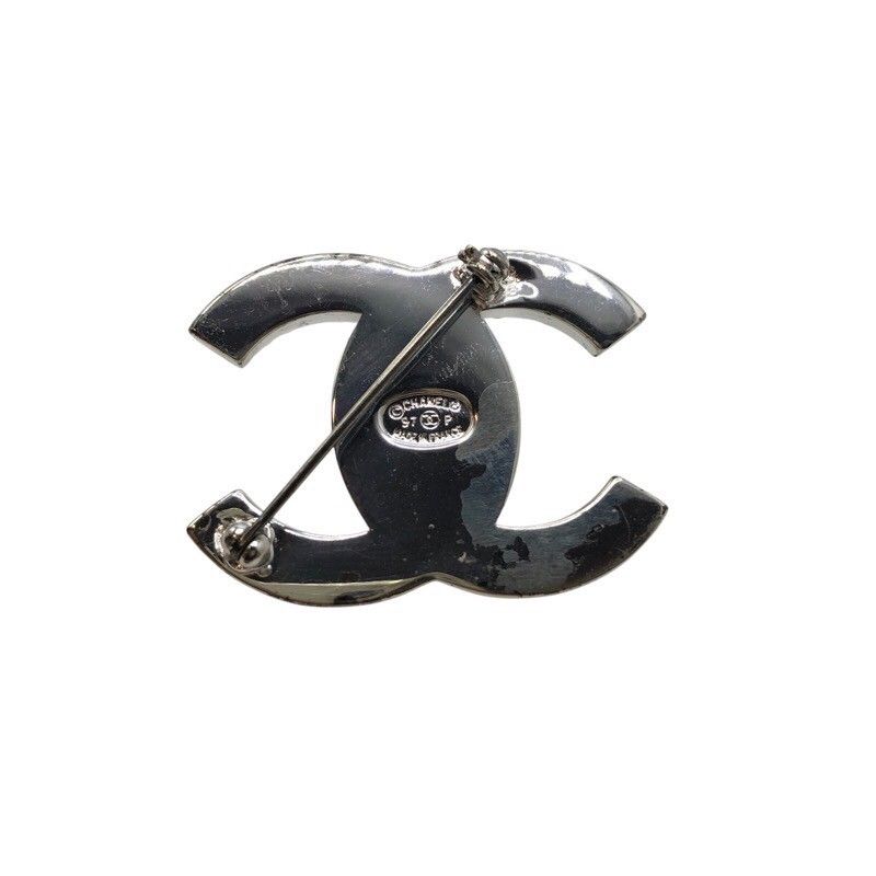 CHANEL Coco Mark Turn Lock Brooch - Exquisite Metal & Strass