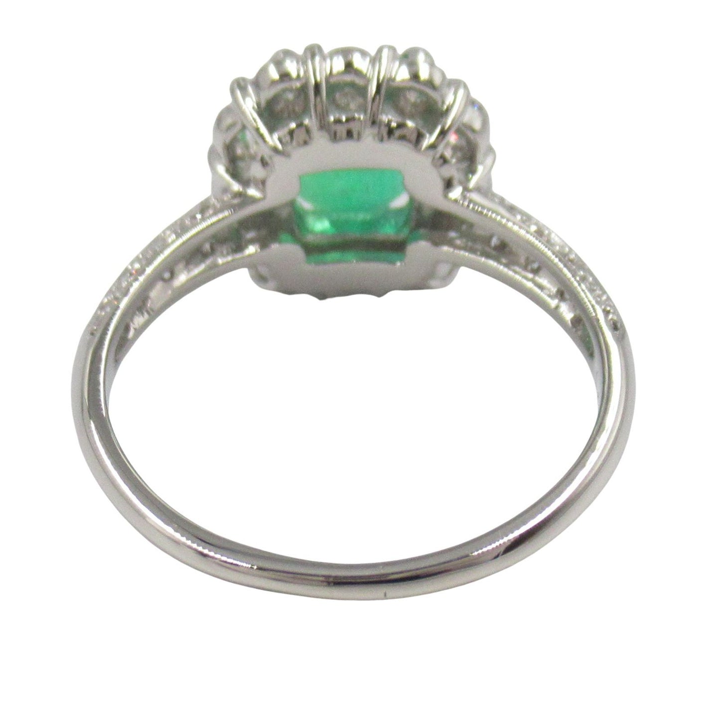 Exquisite Emerald & Diamond Ring in Platinum - A Timeless Treasure
