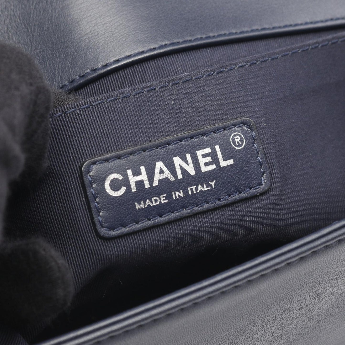 CHANEL Boy Chanel Shoulder Bag in Navy Lambskin - A67086