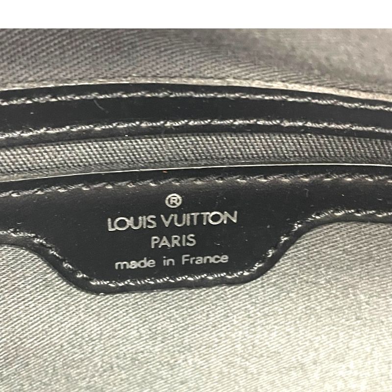 Louis Vuitton Reporter M30152 Black Taiga Leather Shoulder Bag