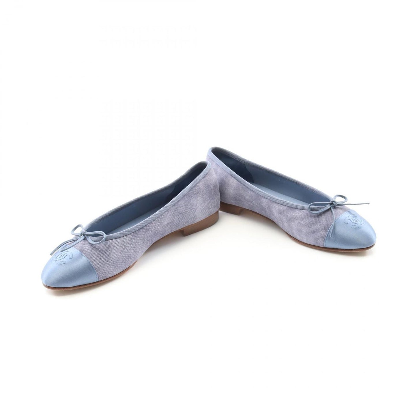 CHANEL Ballerina Pumps in Blue Suede - Timeless Elegance