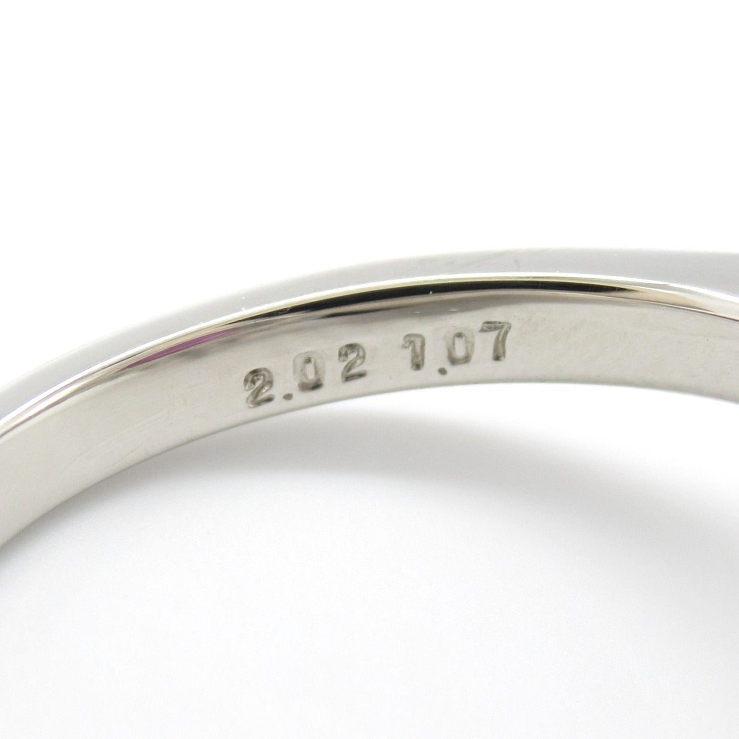 Exquisite Ruby and Diamond Ring in Platinum - A Timeless Treasure