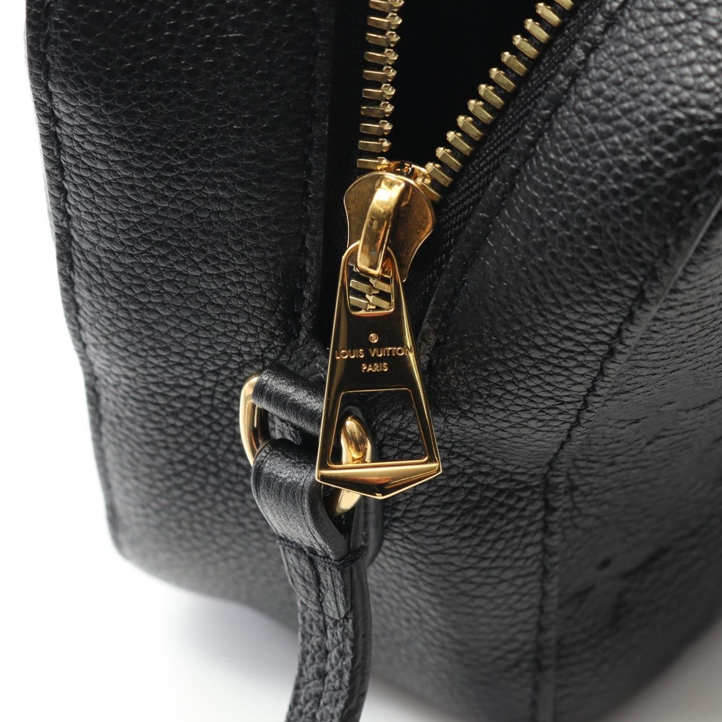 Louis Vuitton Santonge Shoulder Bag in Noir - Timeless Elegance
