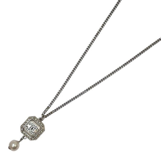 CHANEL Coco Mark Pearl Necklace in Silver - Exquisite Luxury