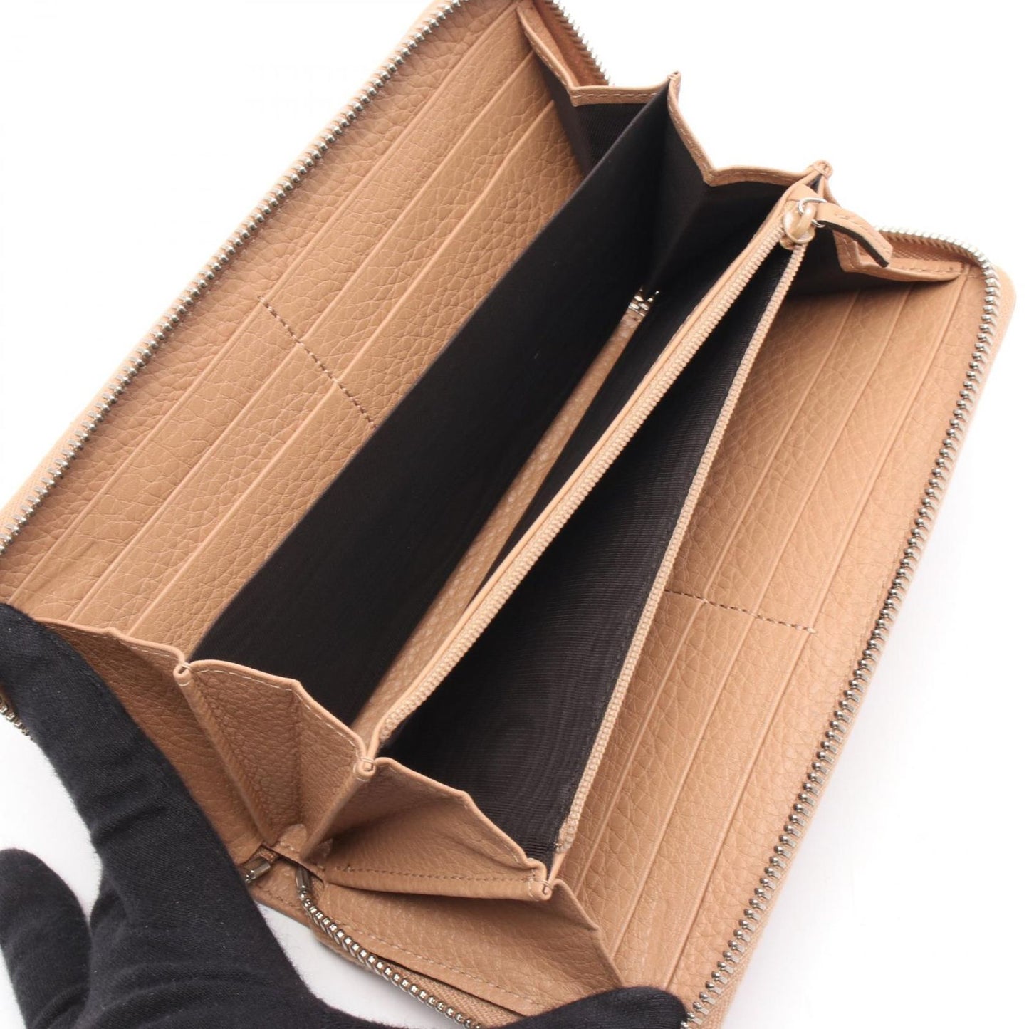 GUCCI Bamboo Round Wallet in Beige Leather - Timeless Elegance