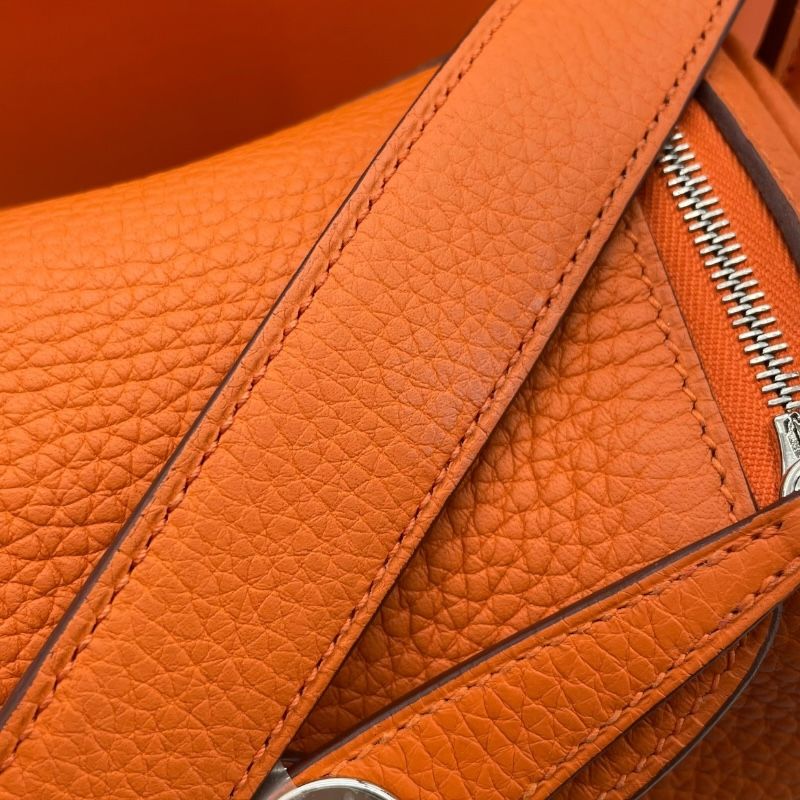 HERMES Lindy Mini Black with Gold Hardware - Timeless Elegance