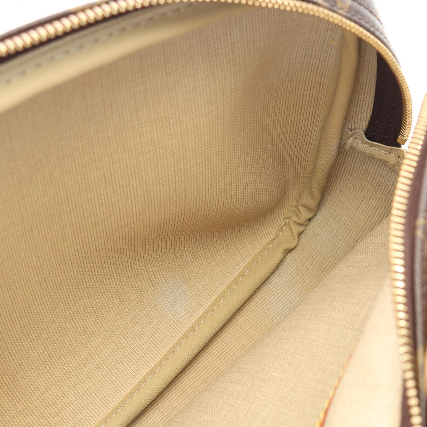 Louis Vuitton Reporter PM Shoulder Bag - Timeless Elegance