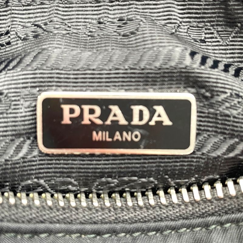 PRADA Re-Edition 2005 Black Nylon Shoulder Bag - Timeless Elegance