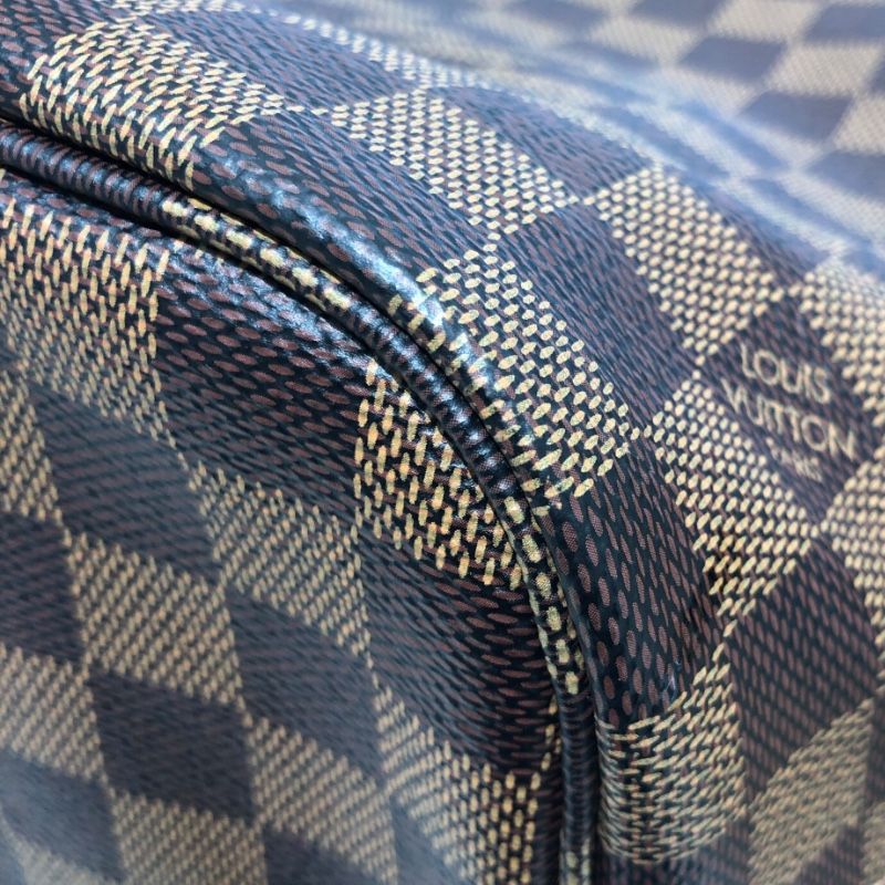 Louis Vuitton Neverfull MM Tote Bag - Timeless Elegance