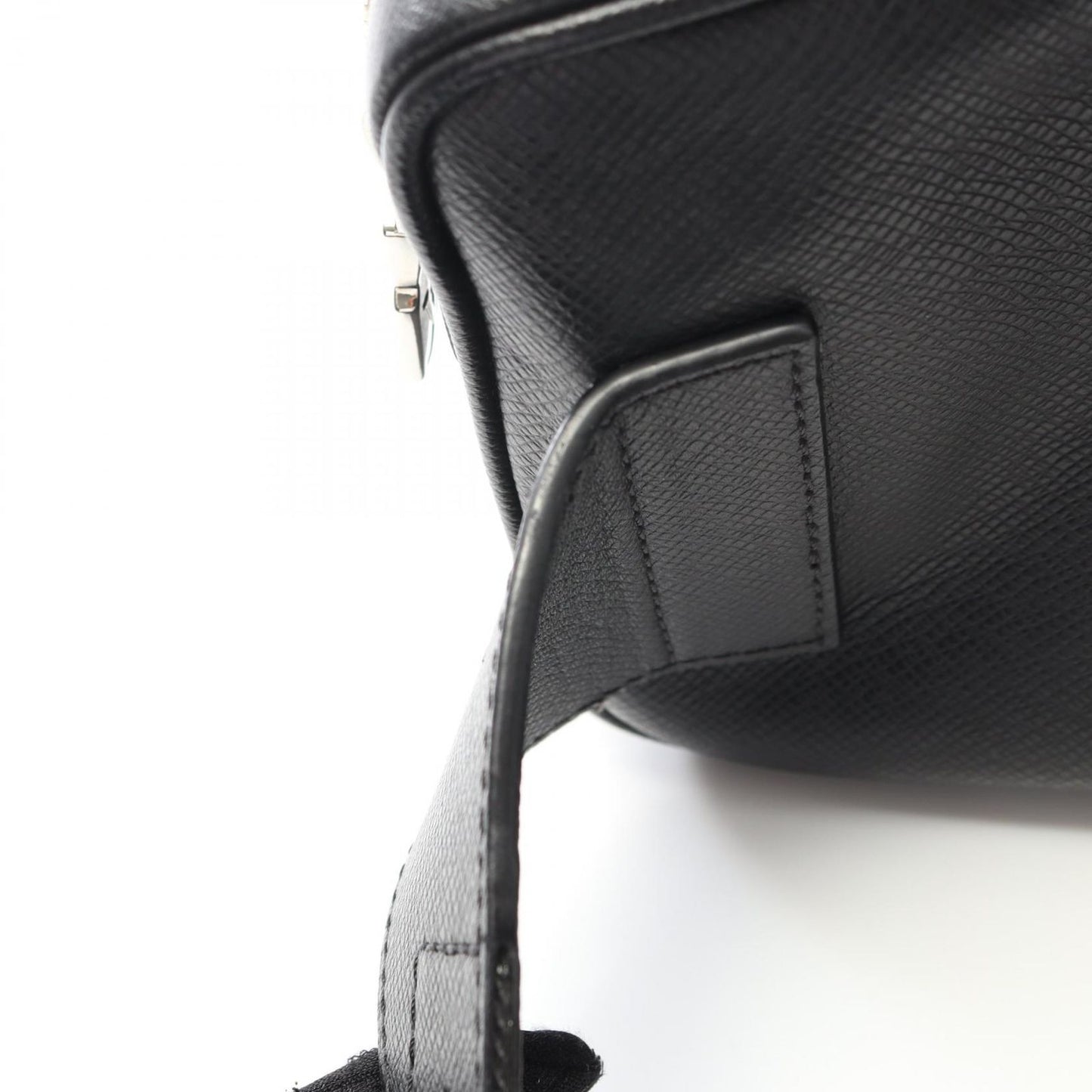 Louis Vuitton Taiga Noir Bum Bag - Timeless Outdoor Elegance