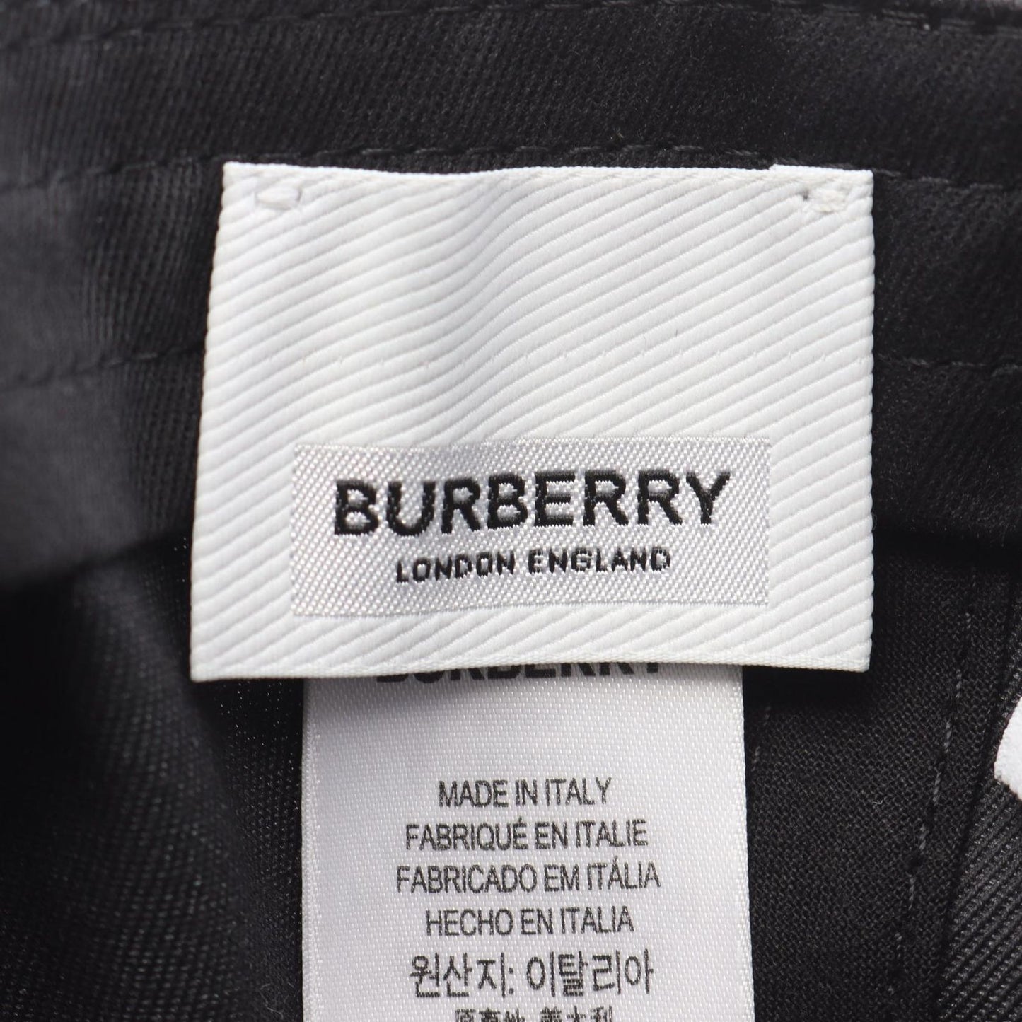 BURBERRY London England Black Baseball Cap - Unisex Luxury Accessory