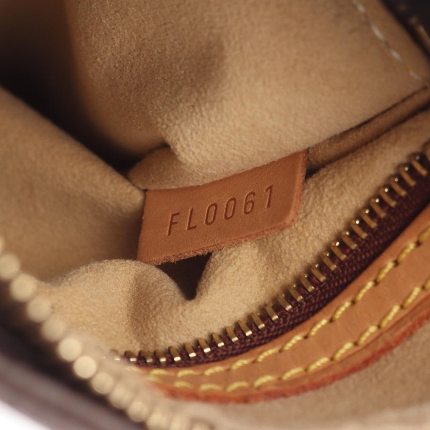 Louis Vuitton Monogram Looping MM Shoulder Bag - Timeless Elegance