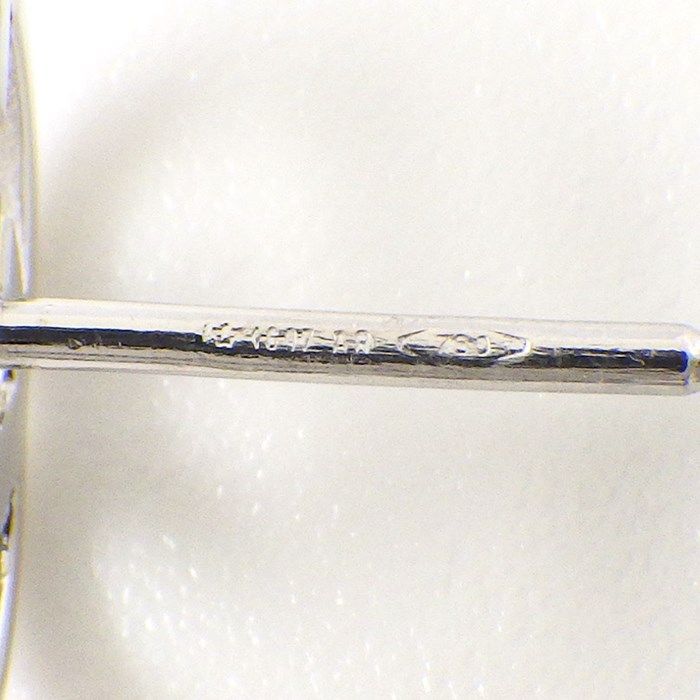 GUCCI GG Logo Stud Earrings in K18 White Gold - Exquisite Craftsmanship