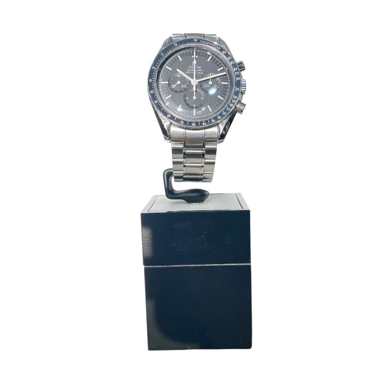 OMEGA Speedmaster Professional 3572.50 - Iconic Hand-Wound Timepiece