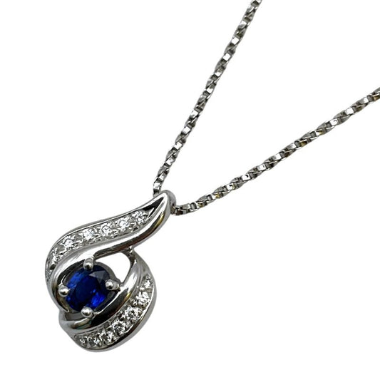 Pola Platinum Necklace Pt900 - Exquisite Silver Elegance