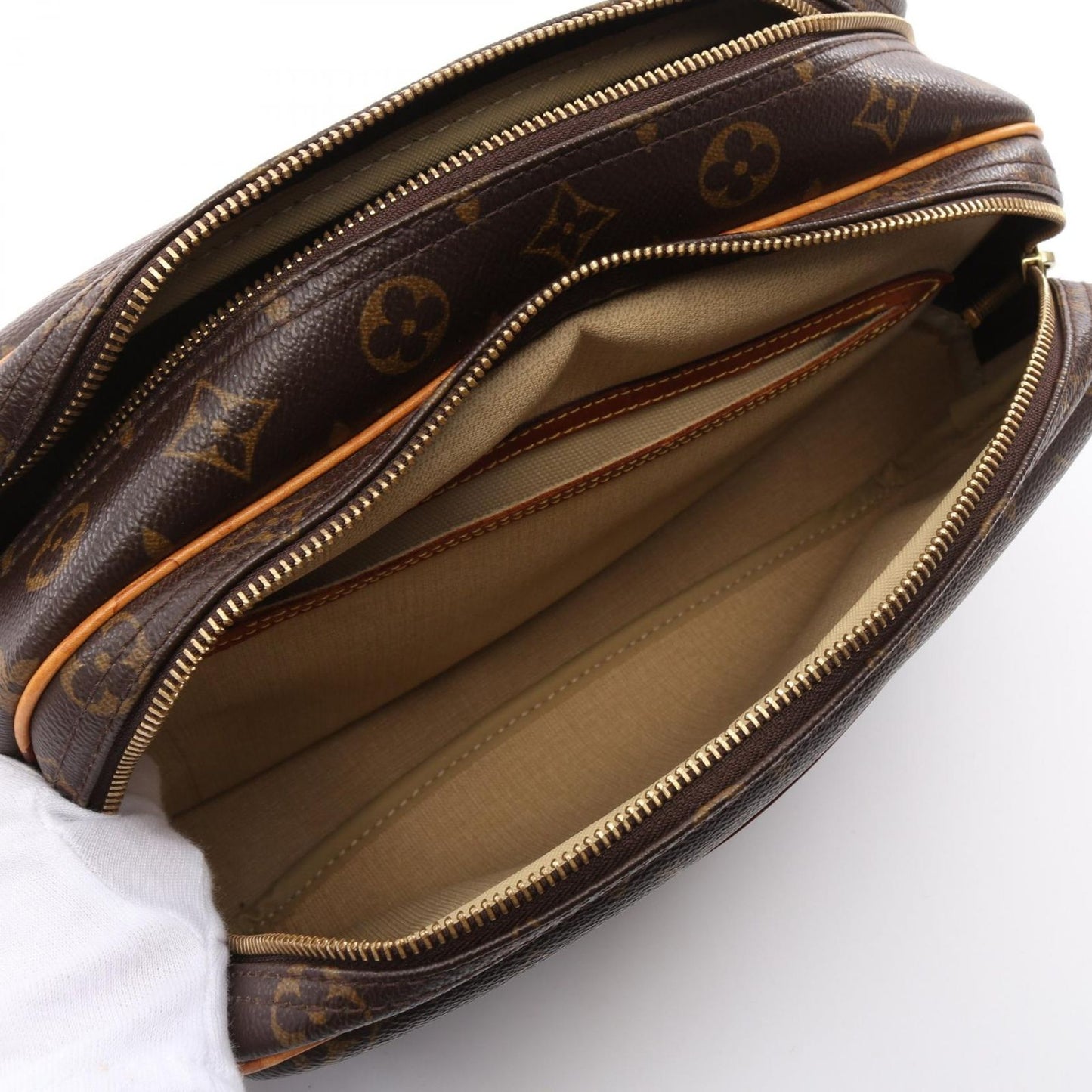 Louis Vuitton Monogram Reporter PM Shoulder Bag - Timeless Elegance