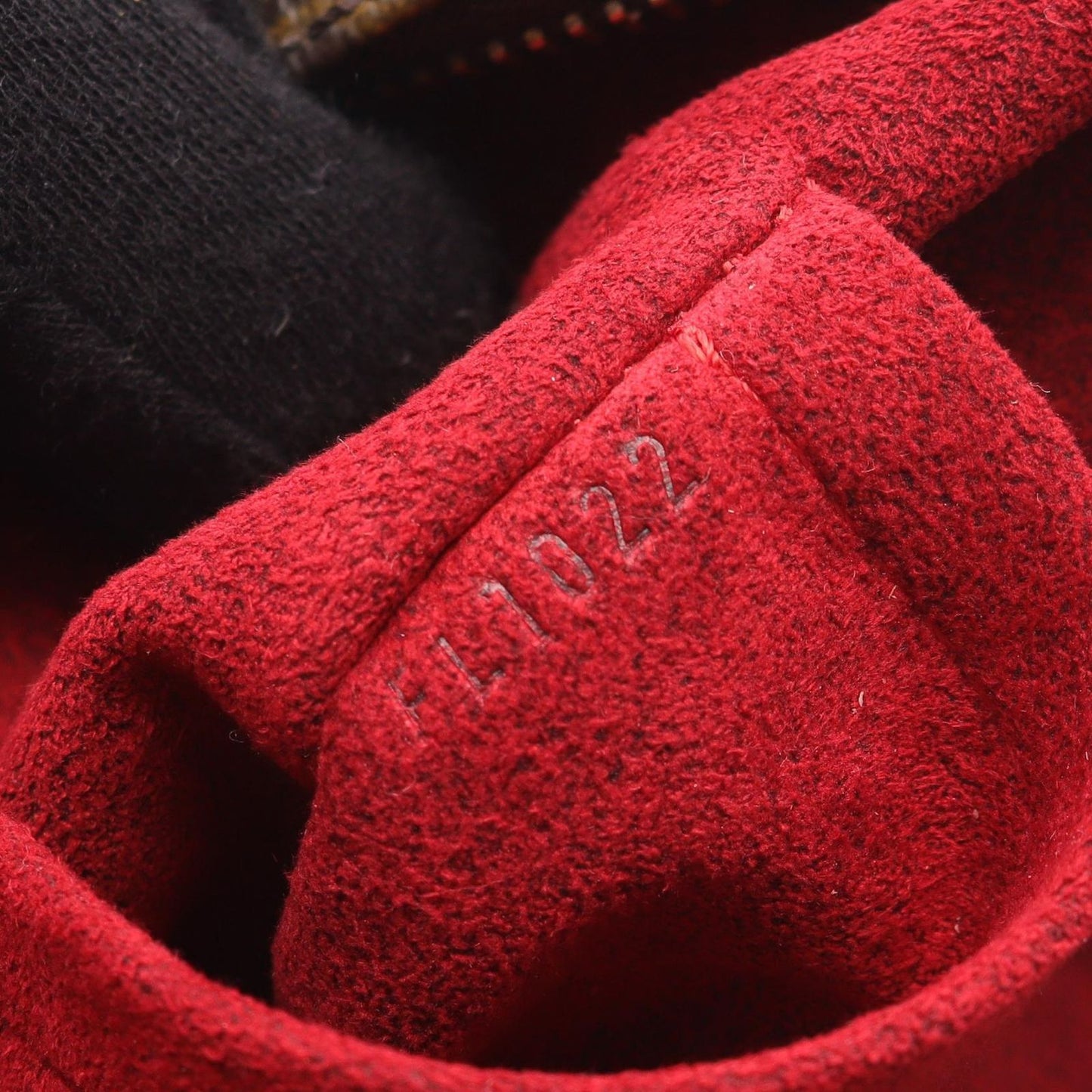 Louis Vuitton Croissant MM Shoulder Bag - Timeless Elegance