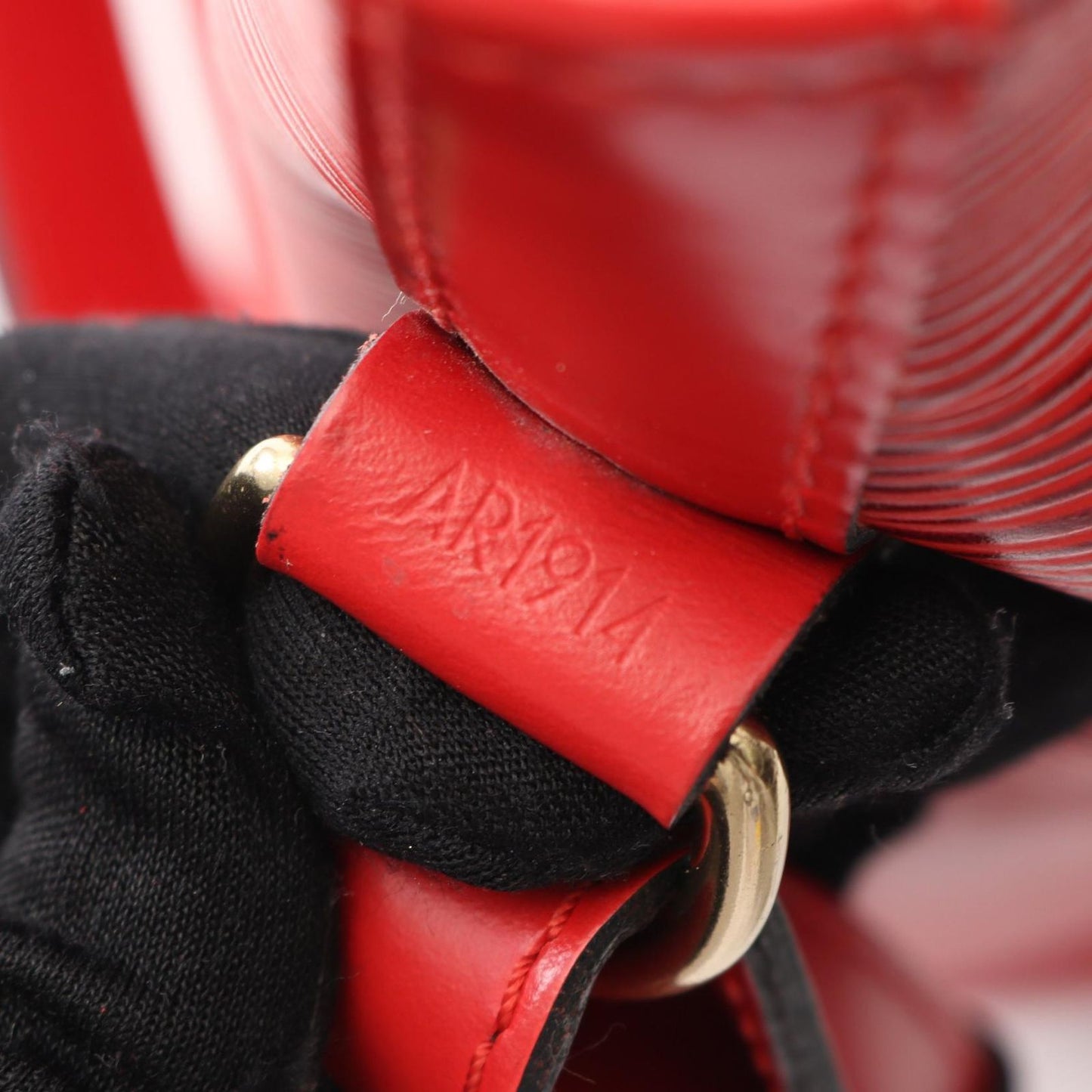 Louis Vuitton Noé Shoulder Bag in Castilian Red - Timeless Elegance