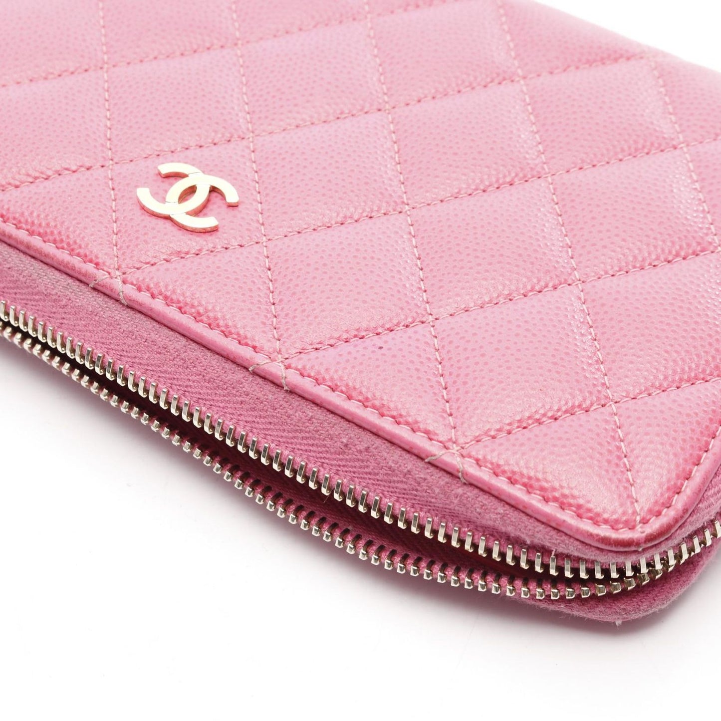 CHANEL Matelassé Round Wallet in Pink Caviar Leather - A50097