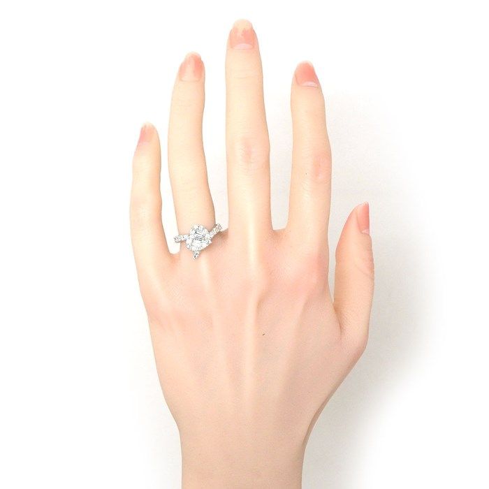 Queen Heart Motif Diamond Ring 1.31ct in K18 White Gold