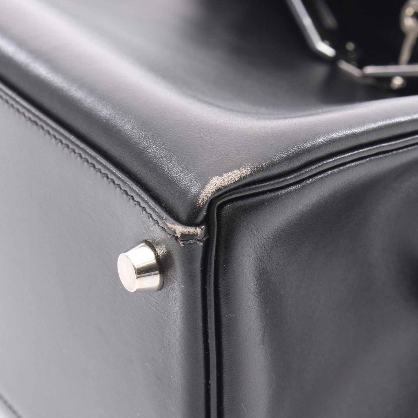 HERMES Kelly 32 Handbag in Black - Timeless Elegance