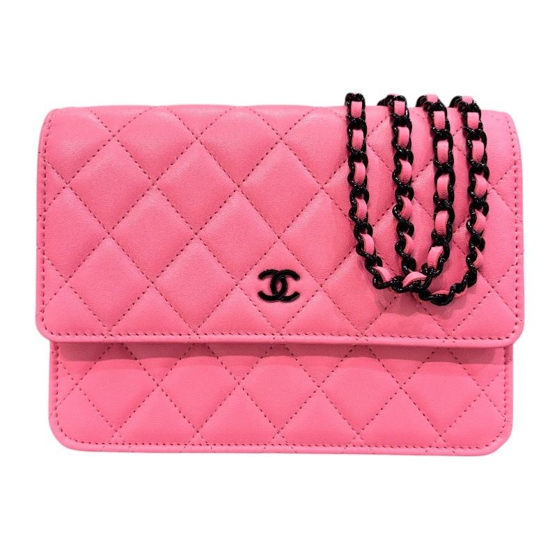 CHANEL Matelassé Chain Wallet AP3745 in Pink Lambskin