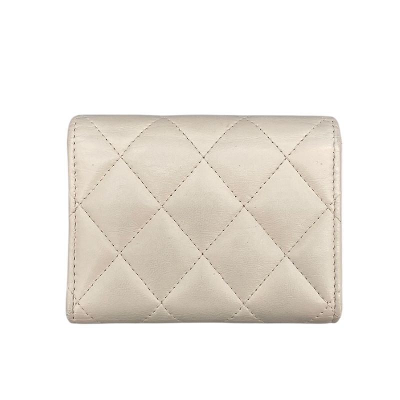 CHANEL Matelassé Card Case AP3827 in White Shiny Lambskin
