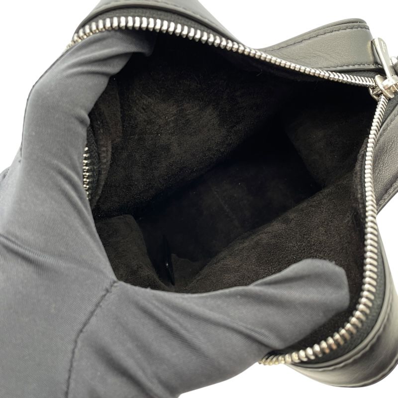 CELINE Small Étoile Shoulder Bag in Black Calfskin - Timeless Elegance