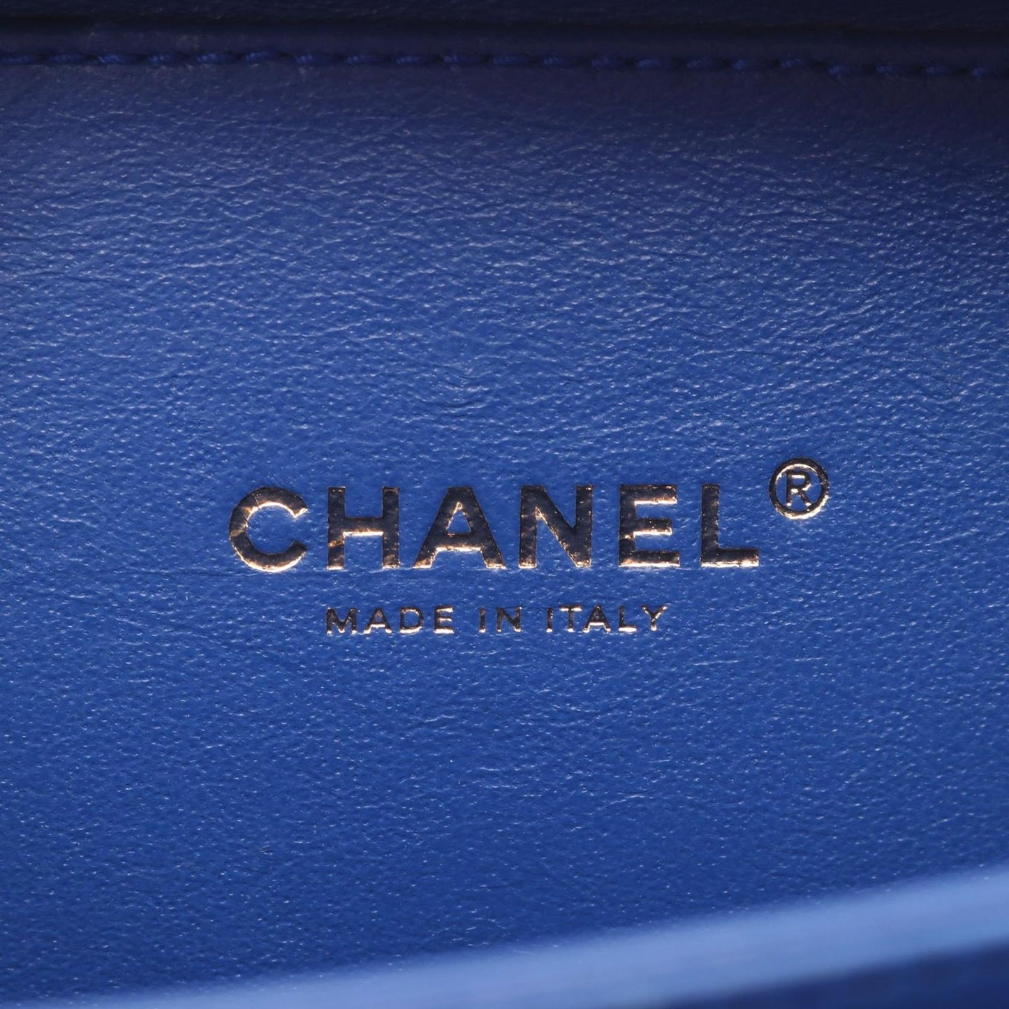 CHANEL CC Filigree Small Vanity Bag - Blue/White/Red Leather