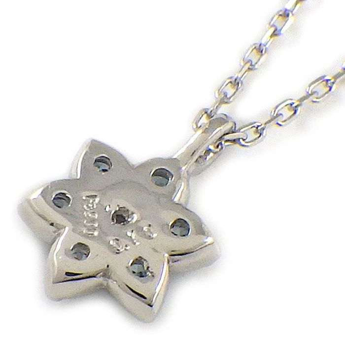 Exquisite Blue Diamond Flower Motif Necklace in Platinum