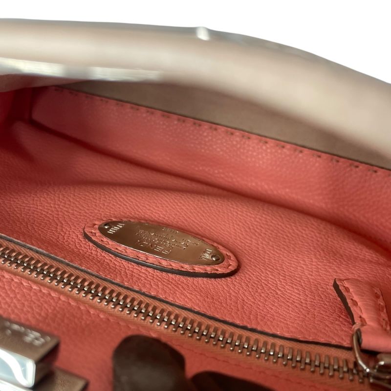 Fendi Selleria Peekaboo Medium Handbag in Light Pink Leather