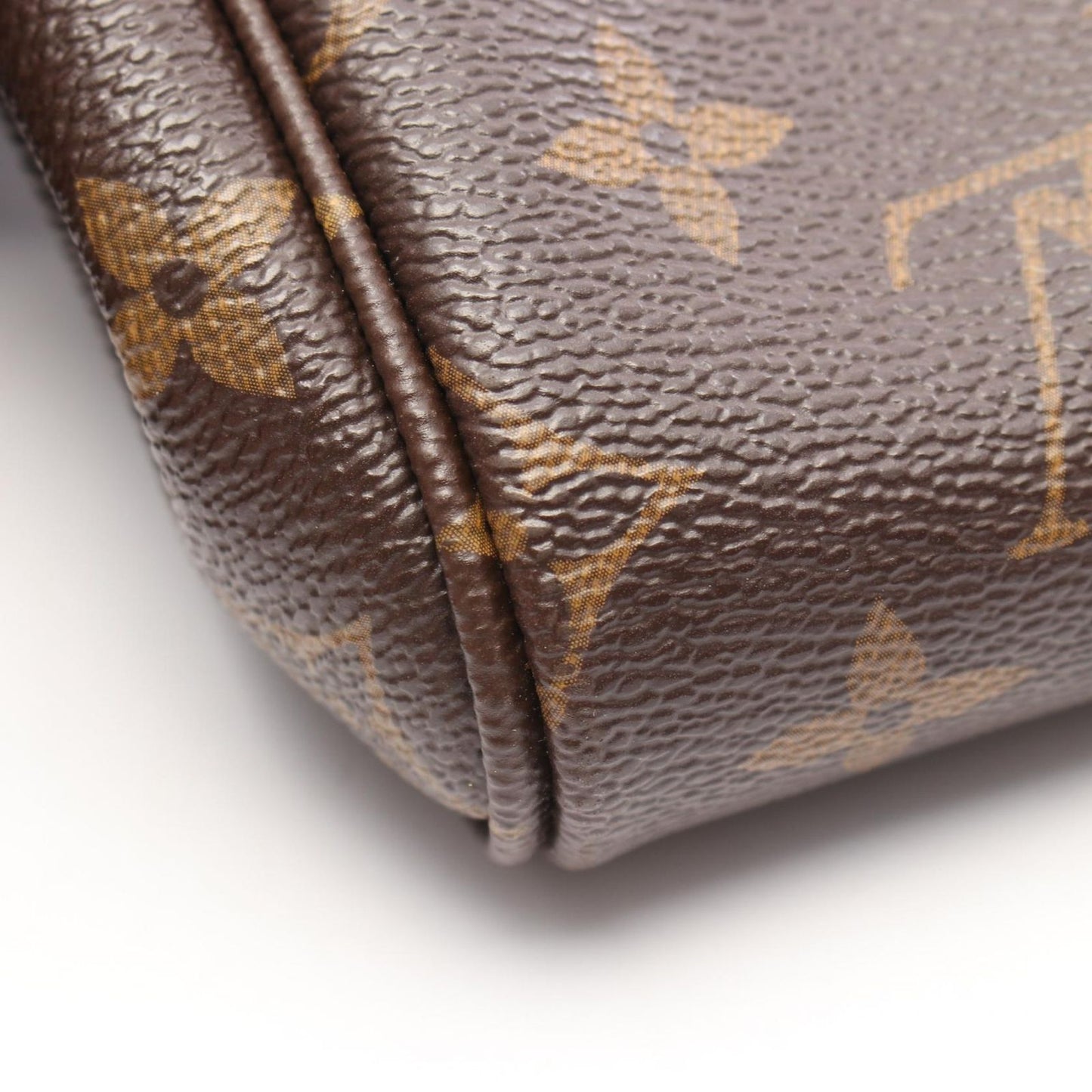 Louis Vuitton Favorite MM Monogram Handbag - Timeless Elegance