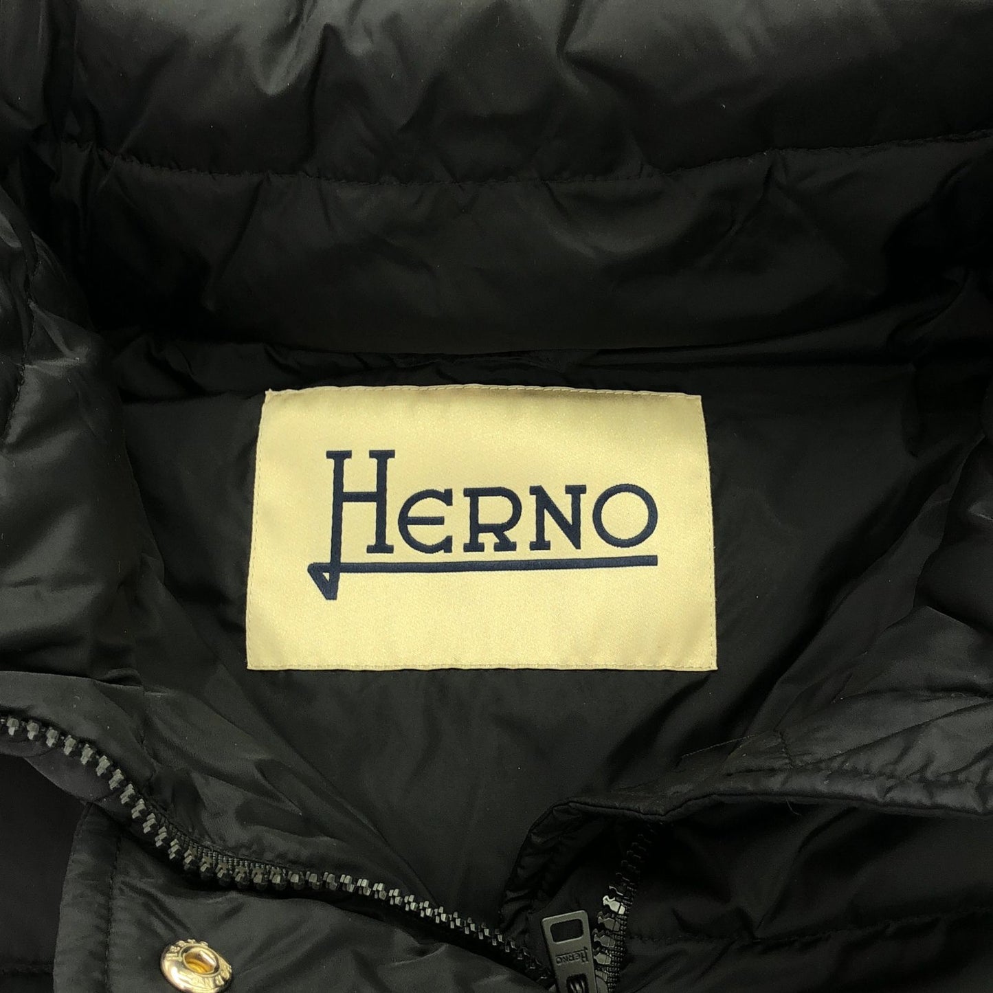 Herno Black Nylon Down Coat - Elegant Women's Outerwear