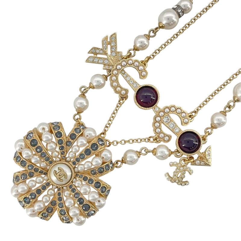 CHANEL Coco Mark Pearl Arrow Necklace - Exquisite Gold Jewelry