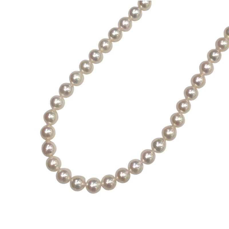 Exquisite White Pearl Necklace in Silver - Timeless Elegance