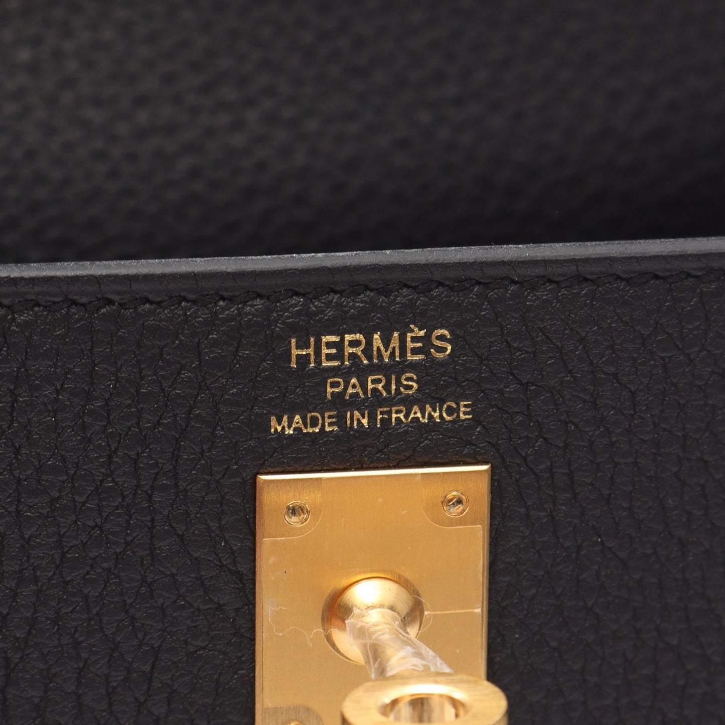 HERMES Kelly 25 Handbag in Black Togo Leather - Timeless Elegance