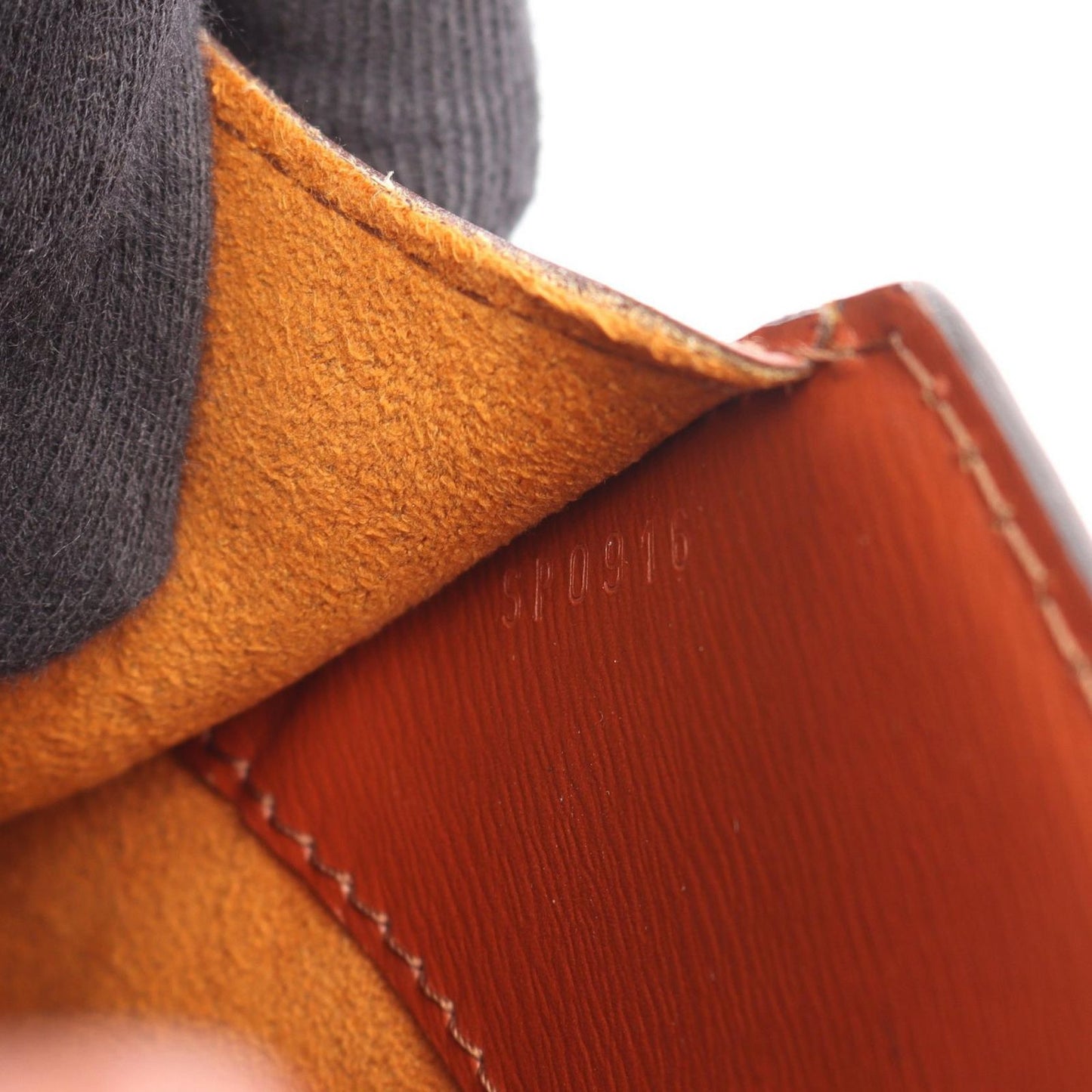 Louis Vuitton Cluny Epi Shoulder Bag in Kenian Brown - Timeless Elegance