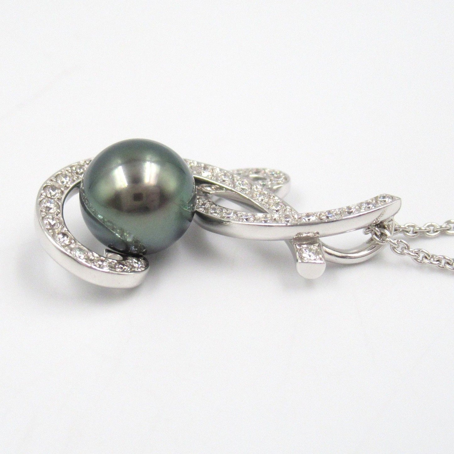 MIKIMOTO Black Pearl Necklace in K18WG with Diamonds - 42/48cm