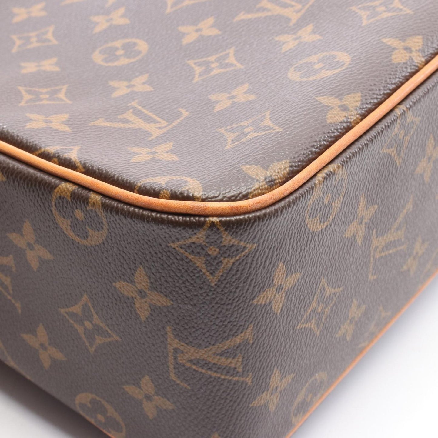 Louis Vuitton Viva Cite GM Monogram Shoulder Bag - Timeless Elegance