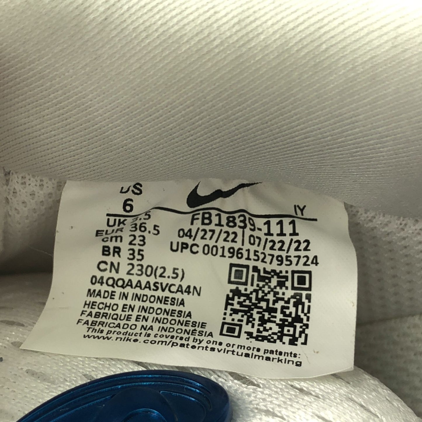 NIKE Women's White Leather Sneakers - Unused & Exquisite