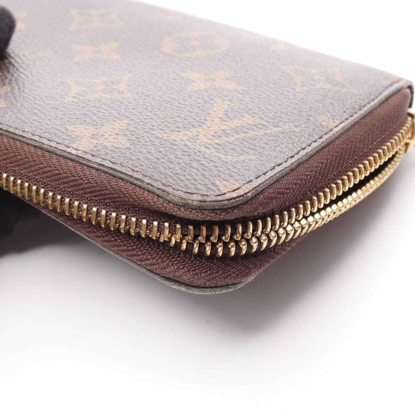 Louis Vuitton Monogram Zippy Wallet - Timeless Elegance